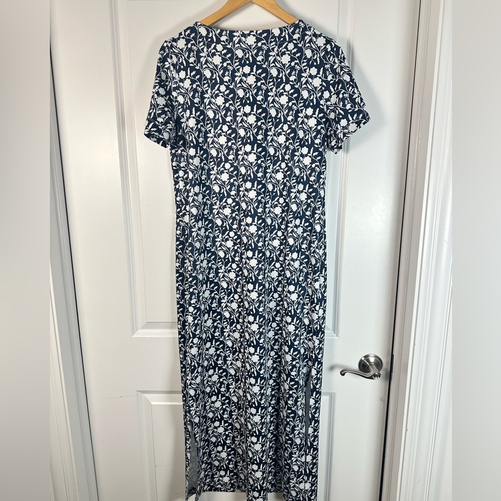 Dudley Stephens Navy and White Floral Dress EUC worn twice - Picture 7 of 9